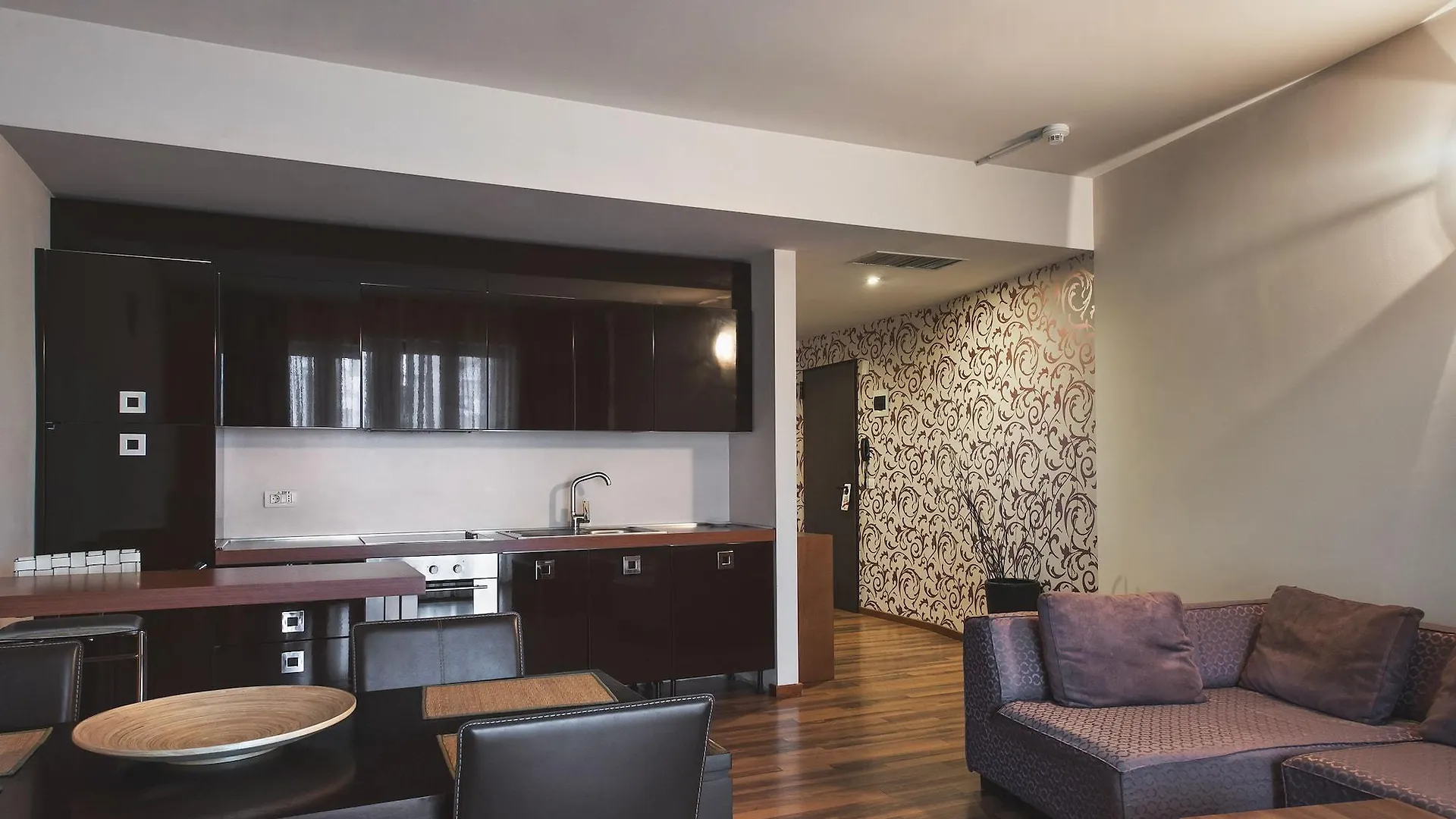 Hotel Hemingway Residence Bucharest 3*,