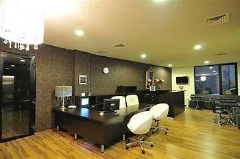 Hotel Hemingway Residence Βουκουρέστι